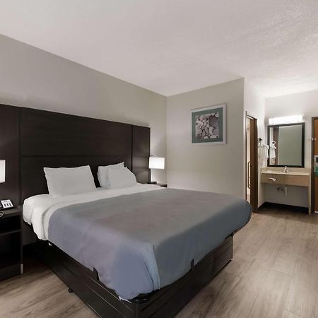 Quality Inn Merriam Kansas City מראה חיצוני תמונה