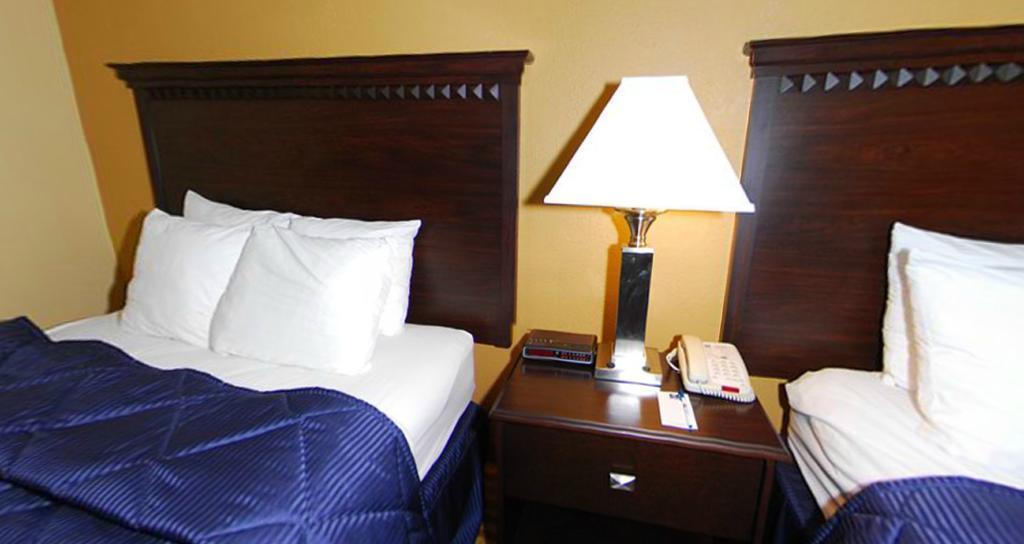 Quality Inn Merriam Kansas City מראה חיצוני תמונה