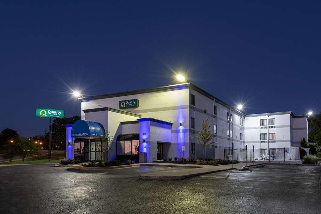 Quality Inn Merriam Kansas City מראה חיצוני תמונה