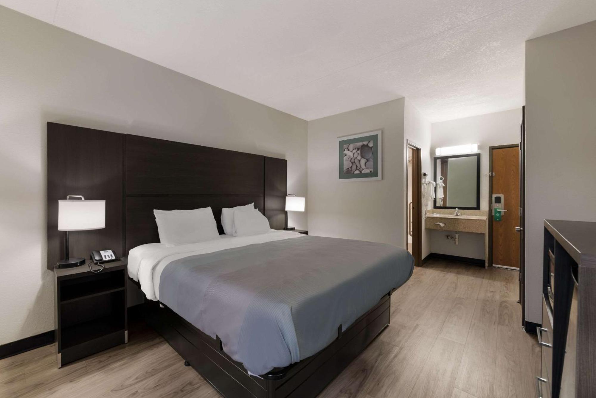 Quality Inn Merriam Kansas City מראה חיצוני תמונה