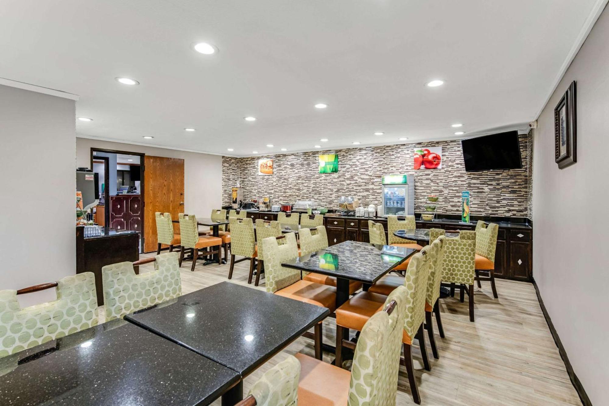 Quality Inn Merriam Kansas City מראה חיצוני תמונה