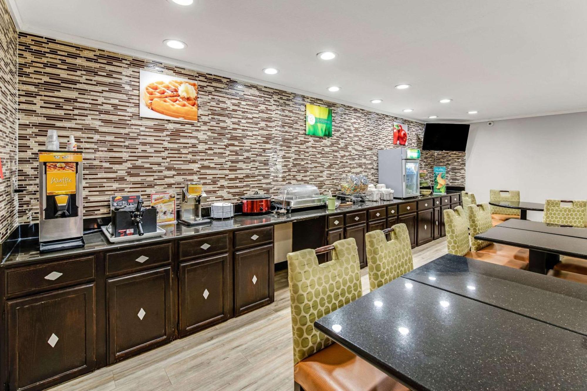 Quality Inn Merriam Kansas City מראה חיצוני תמונה